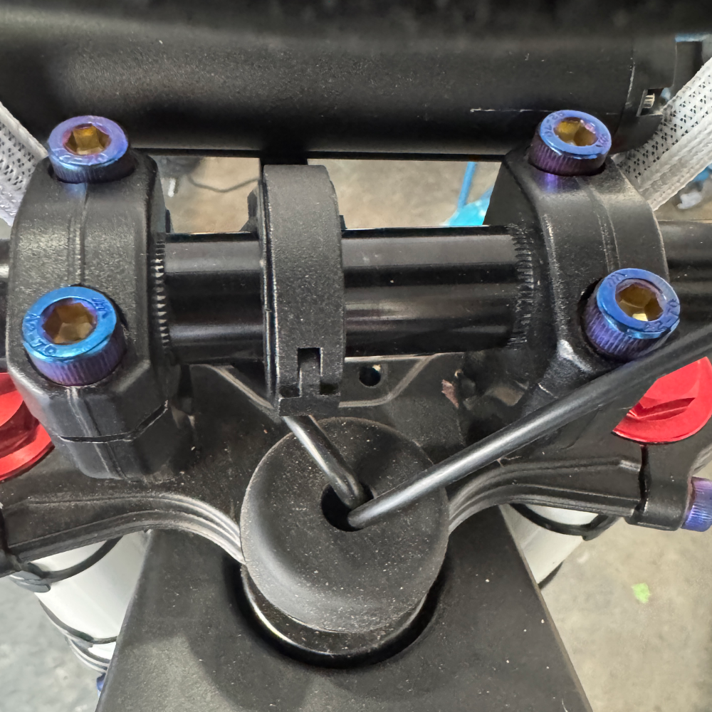 Titanium Bolts M8 - (4pcs)